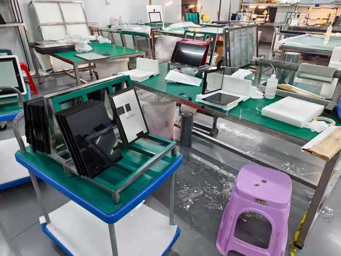 专业电容触摸屏公司及其触控产品全景解析
